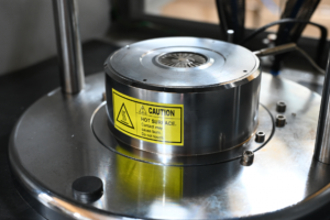 A moving die rheometer (MDR) is a specialized instrument used primarily in the rubber industry to measure the rheological properties of rubber compounds. Here are some key functions and capabilities of a moving die rheometer